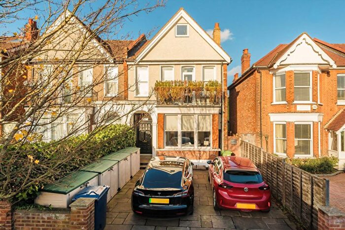 1 Bedroom Flat For Sale In Buxton Gardens, Acton, W3