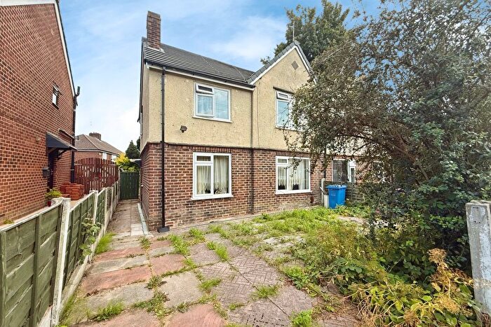 3 Bedroom Semi-Detached House For Sale In West Drive, Swinton, Manchester, Greater Manchester, M27