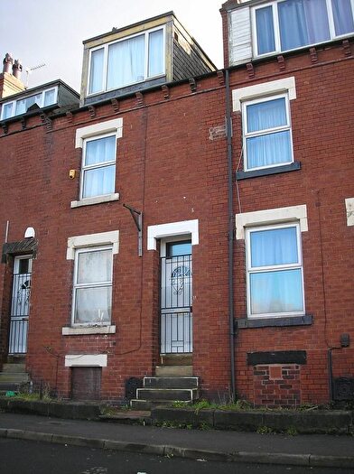 4 Bedroom Property To Rent In Spring Grove Walk, Hyde Park, Leeds, LS6