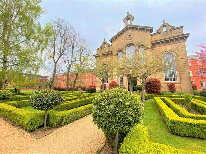 1 Bedroom Apartment To Rent In Houseman Crescent, Manchester, M20