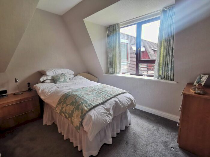 2 Bedroom Flat For Sale In Chestnut Court, Leyland, PR25