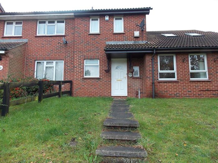 2 Bedroom Property For Sale In Coldharbour Road, Northfleet, DA11