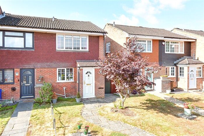 2 Bedroom End Terrace House For Sale In Abinger Drive, Lords Wood, Chatham, Kent, ME5