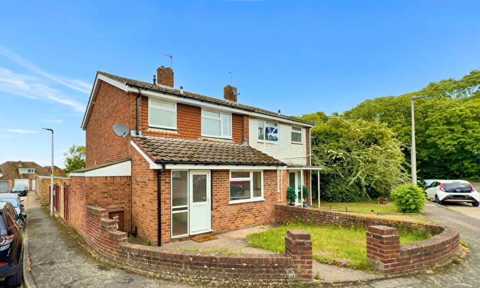 3 Bedroom Semi-Detached House For Sale In Sandringham Road, Rainham, Gillingham, ME8