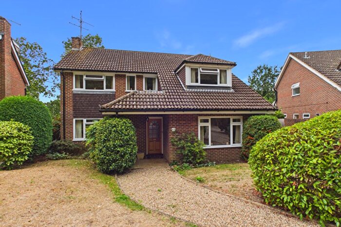 4 Bedroom Detached House For Sale In Forest End Road, Sandhurst, Berkshire, GU47