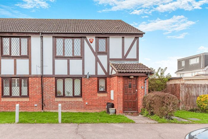 1 Bedroom Maisonette For Sale In Bennison Drive, Harold Wood, RM3