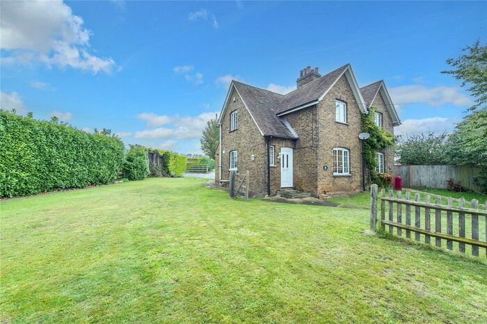 3 Bedroom Semi-Detached House For Sale In Town Road, Cliffe Woods, Rochester, Kent, ME3