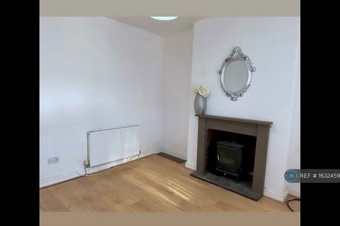 2 Bedroom End Of Terrace House To Rent In Gordon Street, Doncaster, DN1