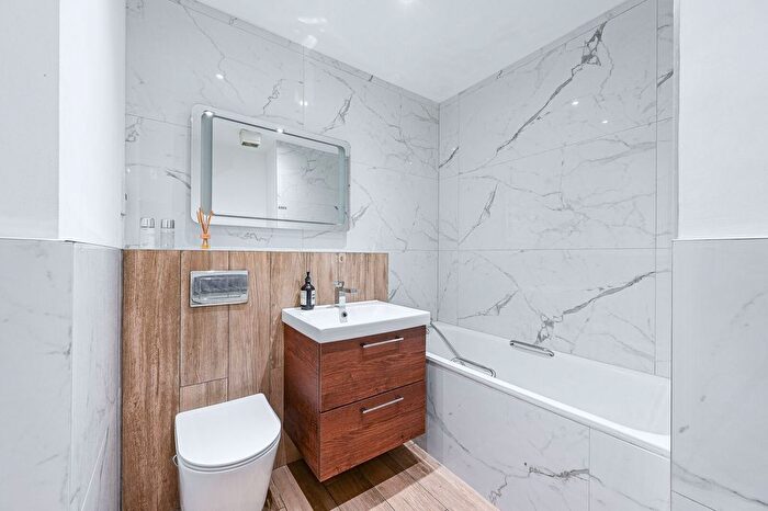 1 Bedroom Flat For Sale In Hither Green Lane, Hither Green, London, SE13