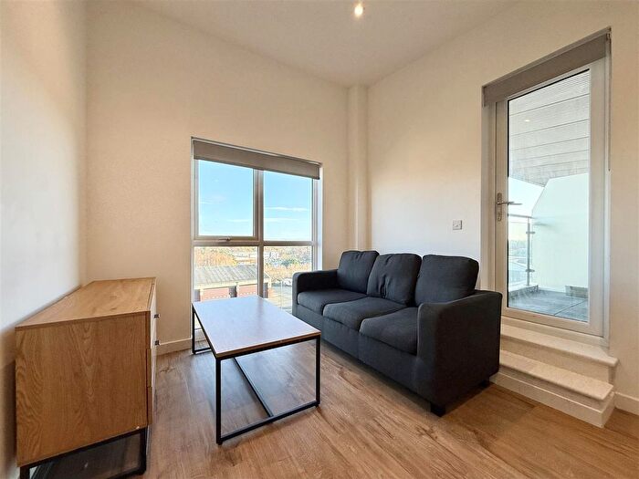 1 Bedroom Flat To Rent In Lincoln House, Bolton, BL3