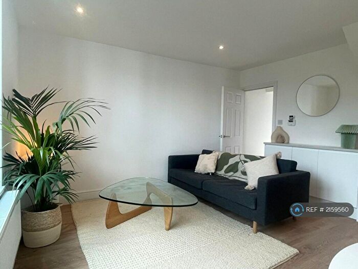 2 Bedroom Penthouse To Rent In Beech Road, Manchester, M21
