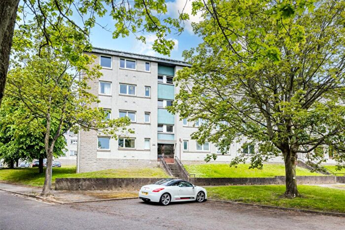 2 Bedroom Flat To Rent In Ash-hill Drive, Aberdeen, AB16