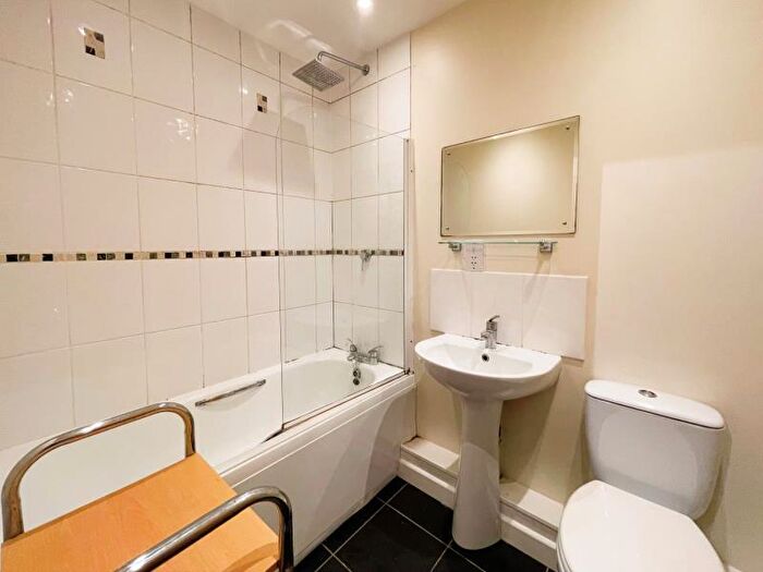 2 Bedroom Apartment To Rent In Coleridge Court - Bedminster, BS3