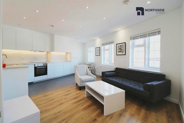 4 Bedroom Maisonette To Rent In Tudor Way, London, N14