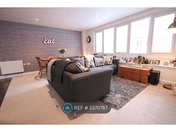 1 Bedroom Flat To Rent In Phoenix House, East Grinstead, RH19