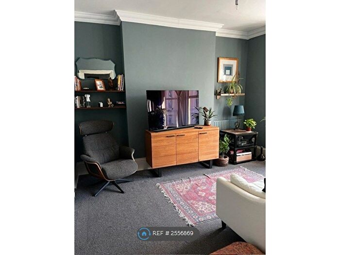 2 Bedroom Flat To Rent In Ceylon Place, Eastbourne, BN21