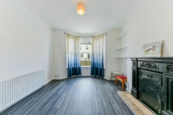 4 Bedroom Property To Rent In Haydons Road, London, SW19