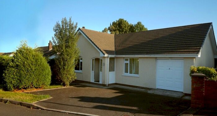 3 Bedroom Detached Bungalow For Sale In Bryngwyn, Newcastle Emlyn, SA38