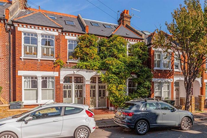 2 Bedroom Flat For Sale In Mandalay Road, Clapham, SW4