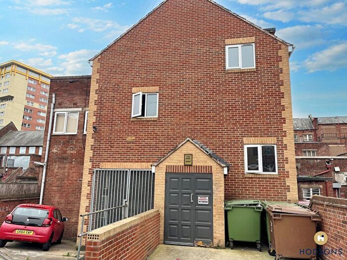 1 Bedroom Flat To Rent In Claires House, Whites Road, Wakefield, WF1