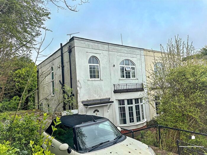 3 Bedroom Semi-Detached House For Sale In Falmer Close, Eastbourne, BN20