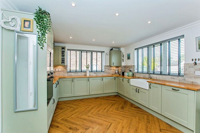 4 Bedroom End Of Terrace House For Sale In Wisbech Road, Outwell, Wisbech, PE14