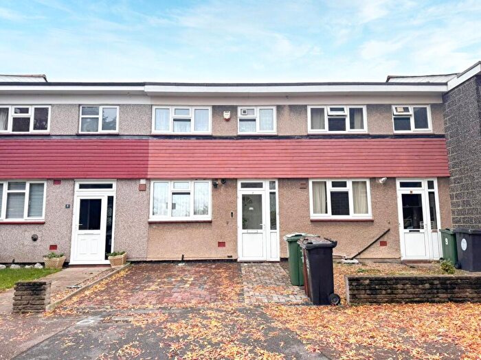 3 Bedroom Terraced House To Rent In Rosslyn Road, Walthamstow, E17