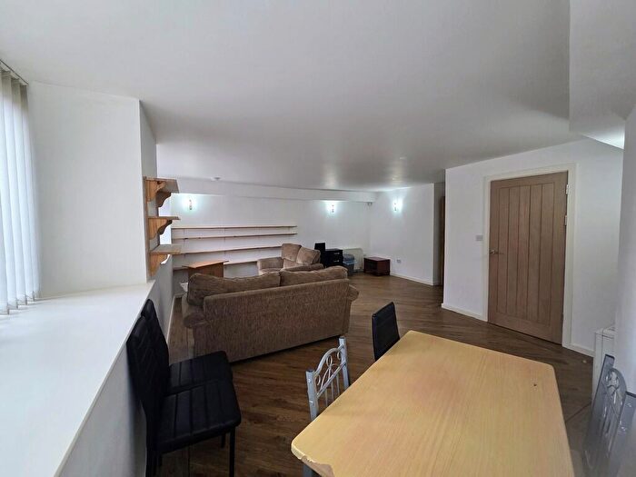 2 Bedroom Apartment To Rent In New Hall Lane, Preston, PR1
