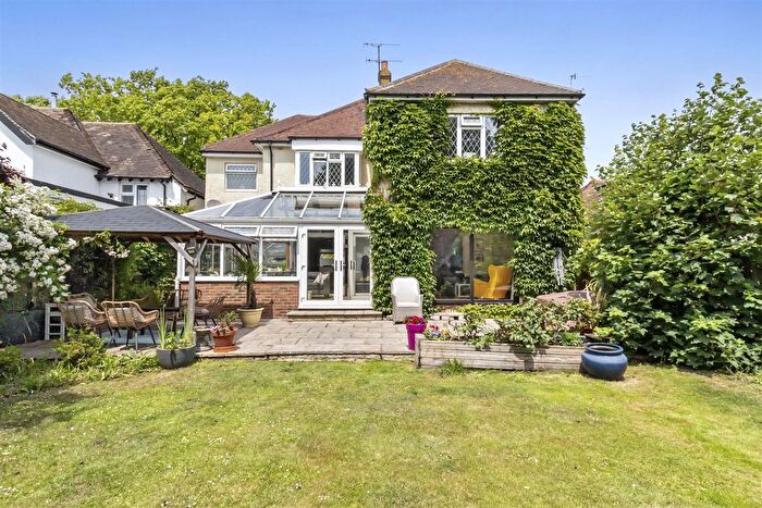 5 Bedroom Detached House For Sale In Poulters Lane, Worthing, BN14