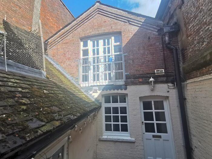 1 Bedroom Apartment To Rent In Market Square, Chesham, HP5