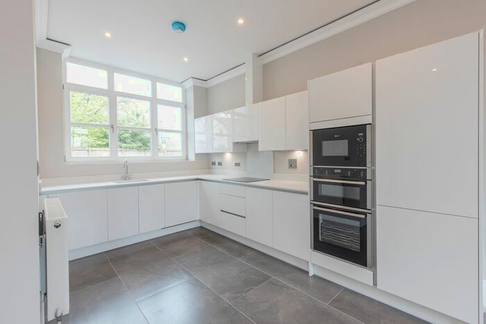 4 Bedroom Mews House To Rent In Martineau Drive, Harborne, Birmingham, B32