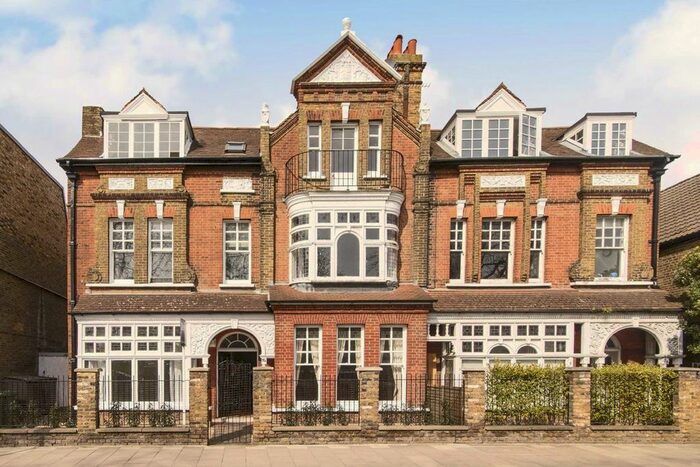 1 Bedroom Flat To Rent In The Green, Twickenham, TW2