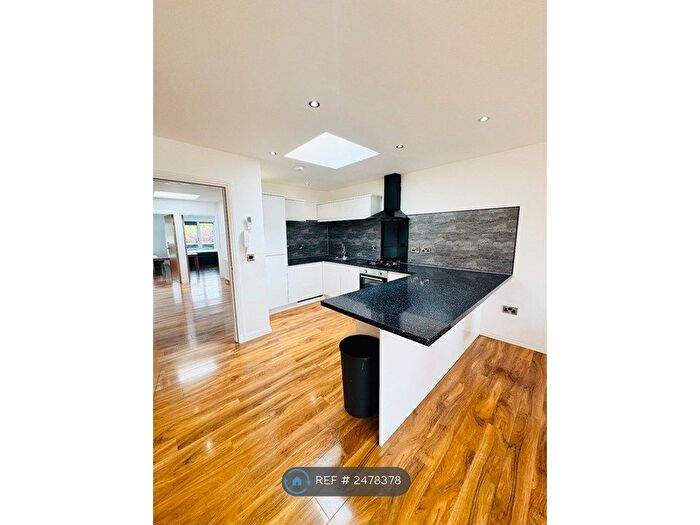 2 Bedroom Flat To Rent In East Suffolk Road, Edinburgh, EH16