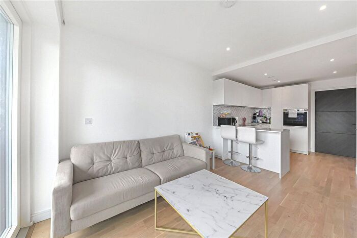 1 Bedroom Flat To Rent In Edwin House, Southall, UB1