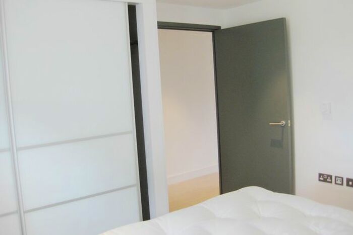 1 Bedroom Flat To Rent In Canalside Square, London, N1