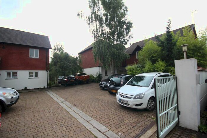 3 Bedroom Property To Rent In Sonic Court, Guildford, GU1