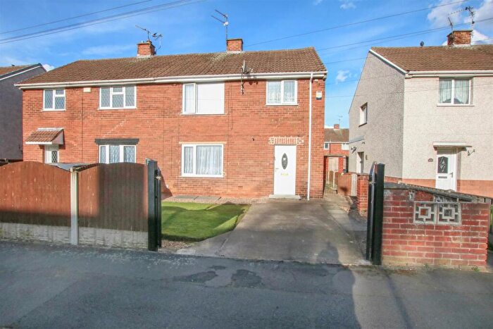 3 Bedroom Semi-Detached House For Sale In Chiltern Road, Scawthorpe, Doncaster, DN5