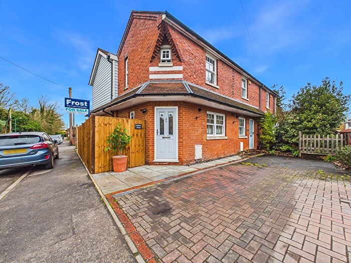 2 Bedroom End Of Terrace House For Sale In Cores End Road, Bourne End, Buckinghamshire, SL8