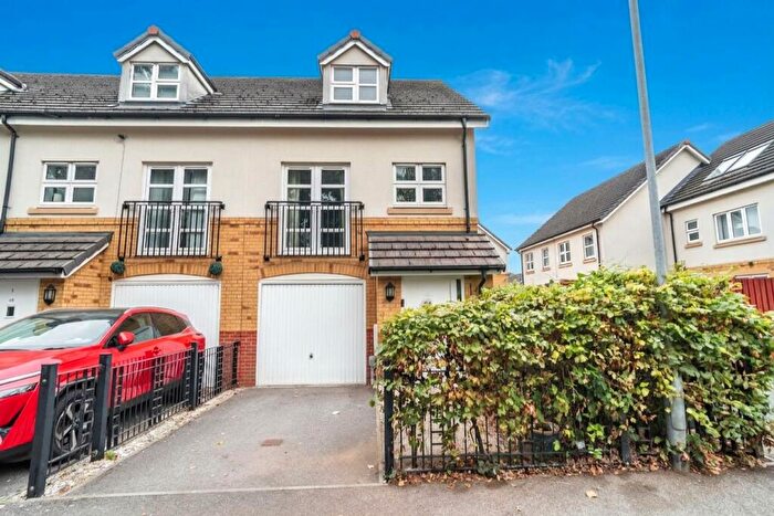 3 Bedroom End Of Terrace House For Sale In Mitcham Road, Hull, HU8