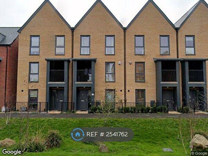 4 Bedroom Terraced House To Rent In Churchill Road, Uxbridge, UB10