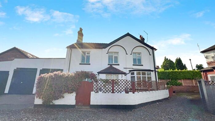 2 Bedroom Cottage For Sale In The Avenue, Newcastle, ST5
