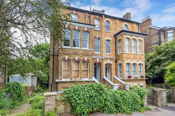 1 Bedroom Flat To Rent In Cintra Park, London, SE19