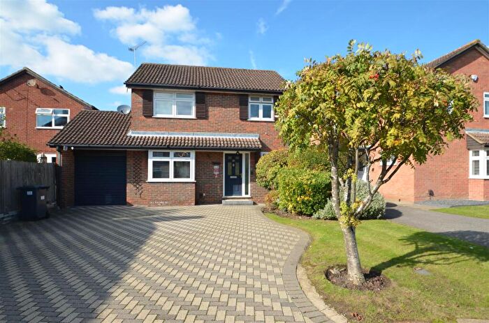 3 Bedroom Detached House To Rent In Thames Drive, Ruislip, HA4