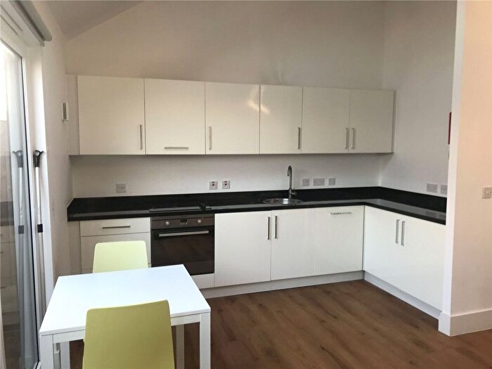 Studio To Rent In Bexley Square, Town Hall, M3