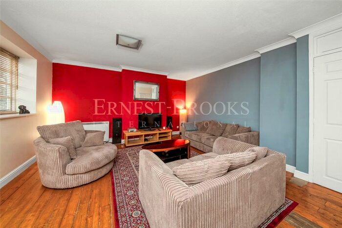 4 Bedroom Apartment To Rent In Acorn Walk, Southwark, SE16
