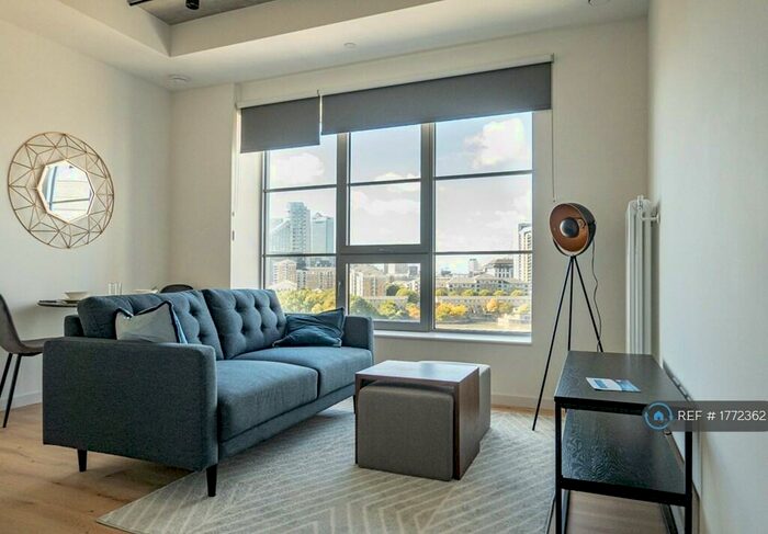 Studio To Rent In Douglass Tower, London, E14