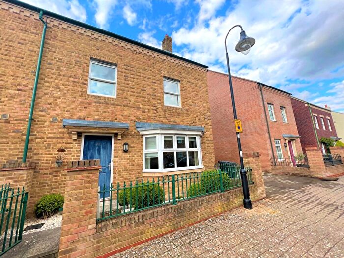 3 Bedroom Semi-Detached House To Rent In Holne Road, Swindon, Wiltshire, SN1