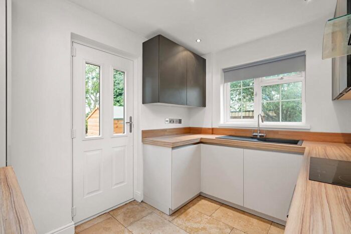 2 Bedroom Apartment To Rent In Castleview Road, Weybridge, Surrey, KT13