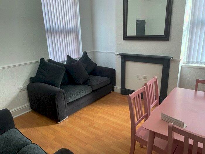 4 Bedroom End Of Terrace House To Rent In Daisy Road, Edgbaston, Birmingham, B16