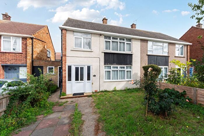 3 Bedroom Semi-Detached House For Sale In Sheppey Close, Erith, DA8